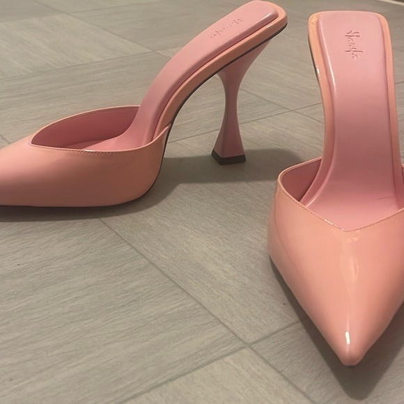 Hanifa Nuri Pump - Picture 2 of 4